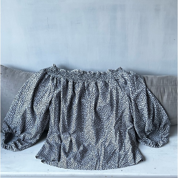 Allover Print Shirred Off Shoulder Lantern Sleeve Blouse - Picture 3 of 5